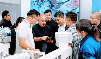 广西朱伟经区长及服装商会会长一行莅临IMB参观指导
